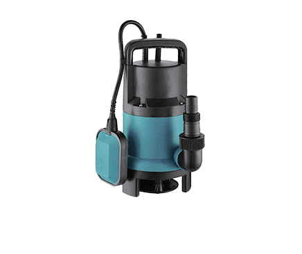 SP-COMB Esta bomba permite desagotar aguas residuales domésticas y desagüe de habitaciones o vaciado de depósitos. Extracción de agua de estanques, arroyos y recolección de agua de lluvia. Con fines de riego. La base de la bomba es ajustable, permite drenar tanto agua limpia como agua sucia.
